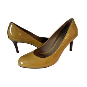 Tory Burch mustard Patent leather Leah Mid Heel Pumps Size 9